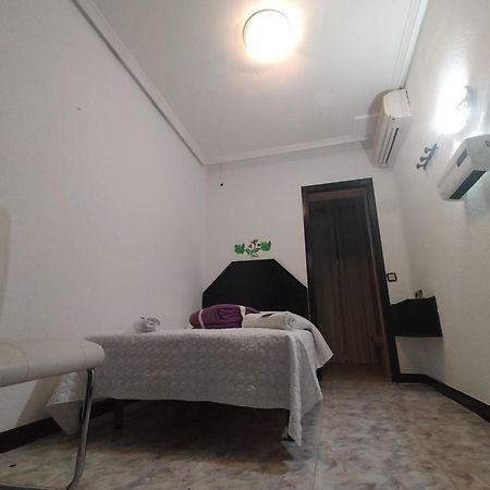 Hostal New York City Sonseca Екстер'єр фото