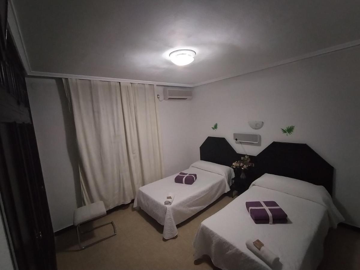 Hostal New York City Sonseca Екстер'єр фото