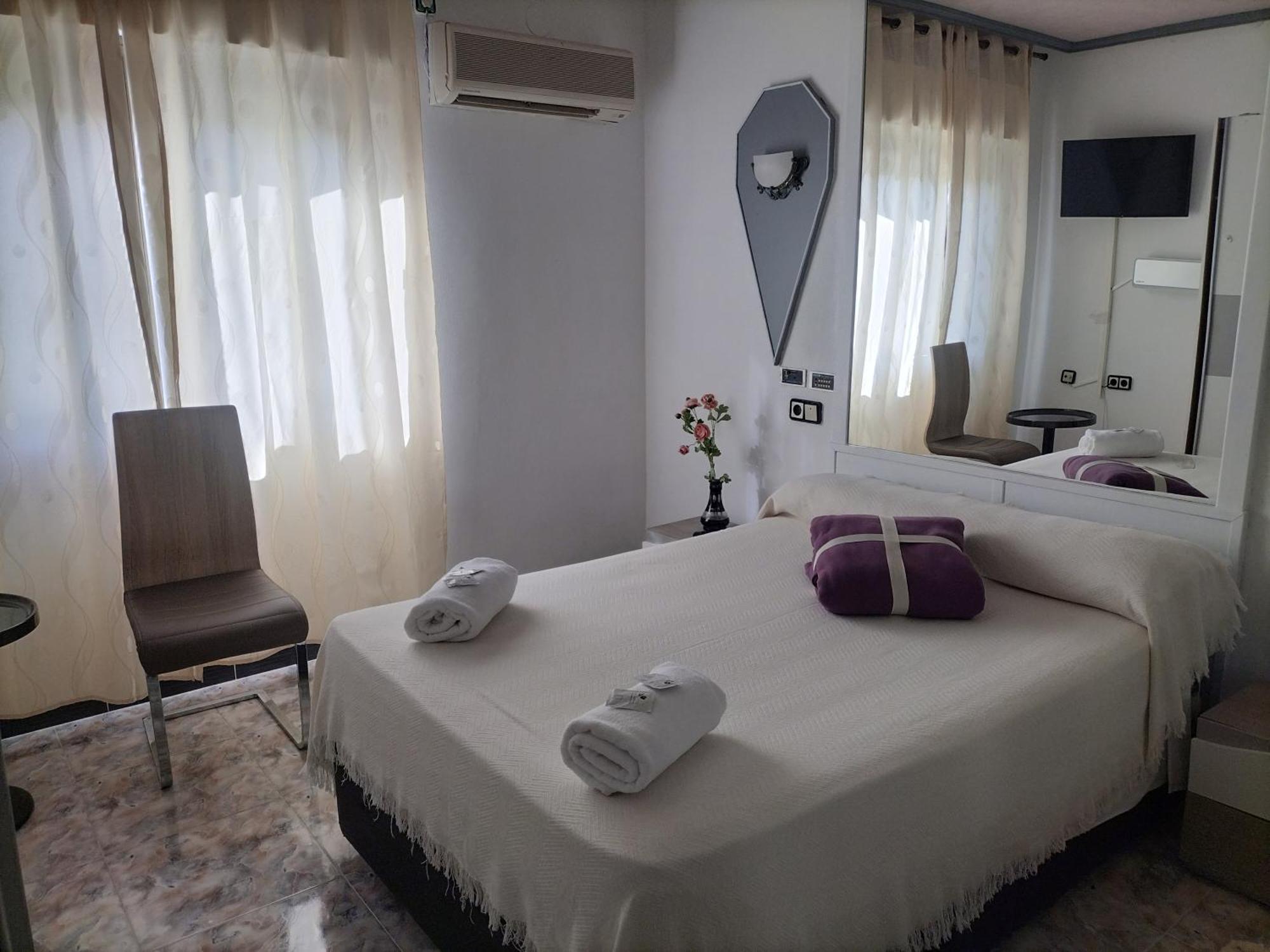 Hostal New York City Sonseca Екстер'єр фото