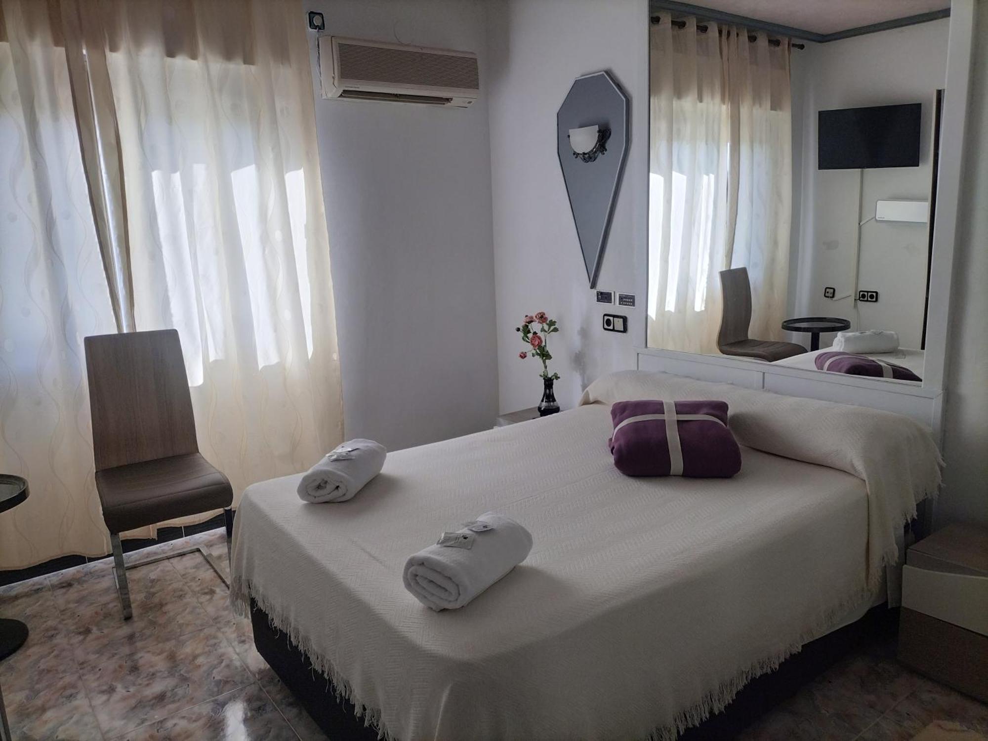 Hostal New York City Sonseca Екстер'єр фото