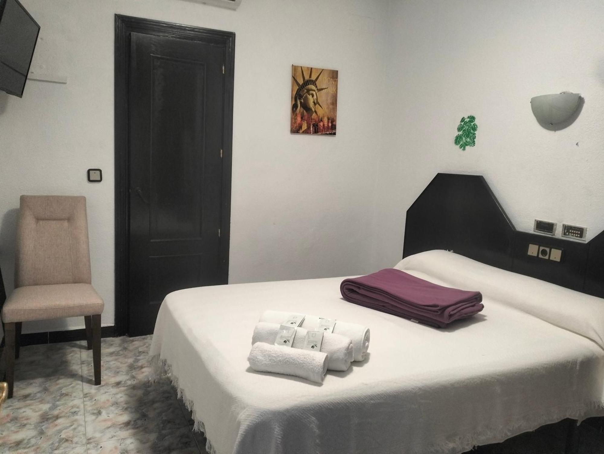 Hostal New York City Sonseca Екстер'єр фото