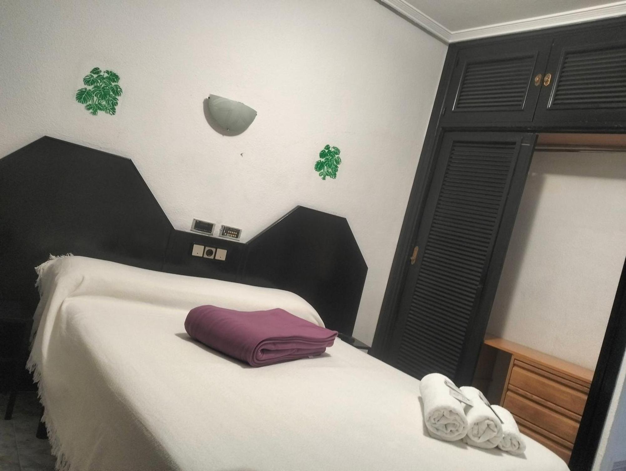 Hostal New York City Sonseca Екстер'єр фото