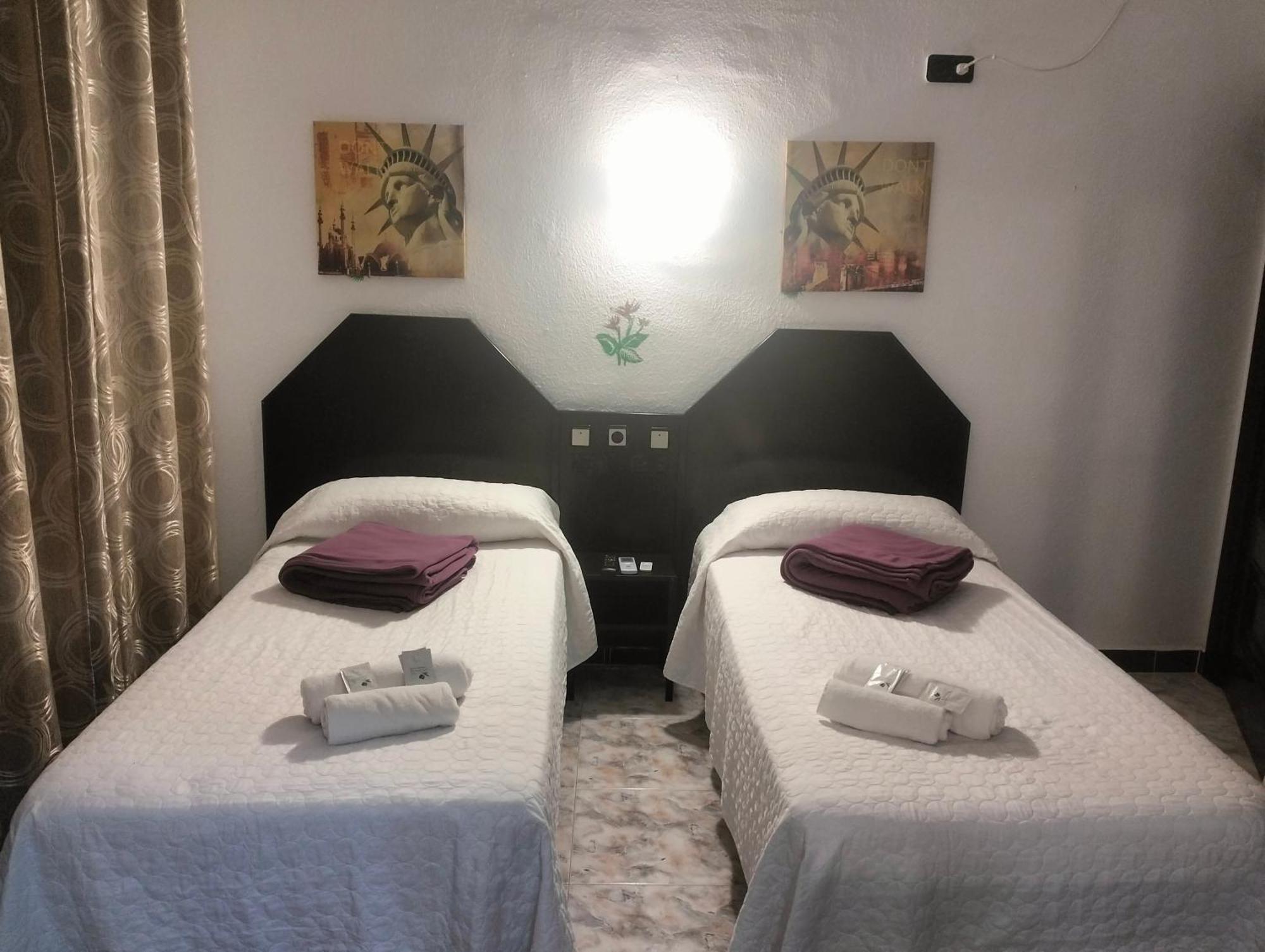 Hostal New York City Sonseca Екстер'єр фото