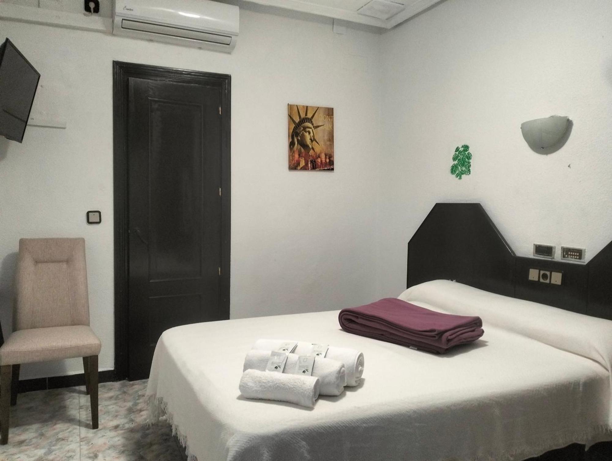 Hostal New York City Sonseca Екстер'єр фото