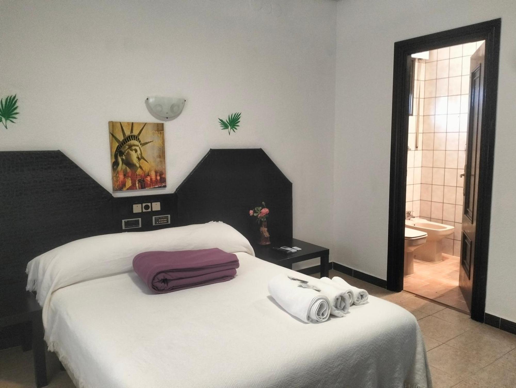 Hostal New York City Sonseca Екстер'єр фото